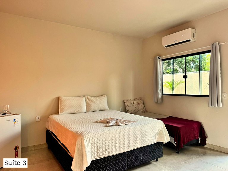 Casa + 4 Suítes Privativas com Piscina (Até 22p)