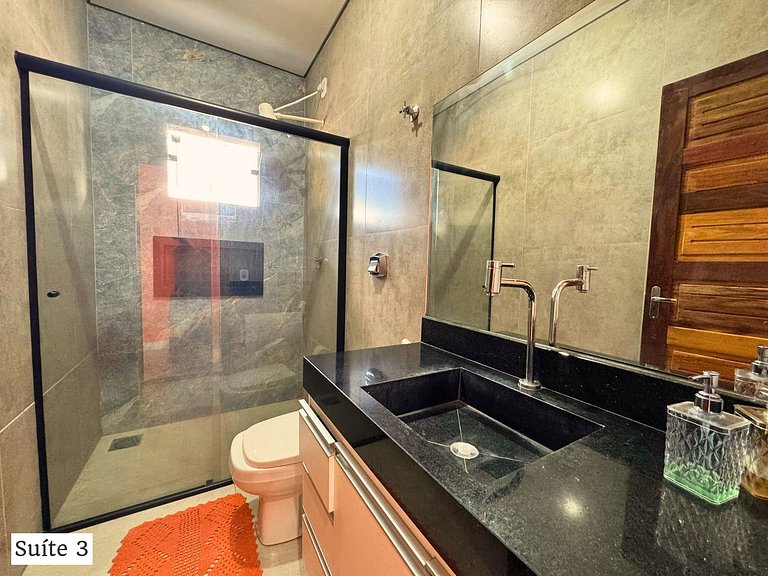 Casa + 4 Suítes Privativas com Piscina (Até 22p)