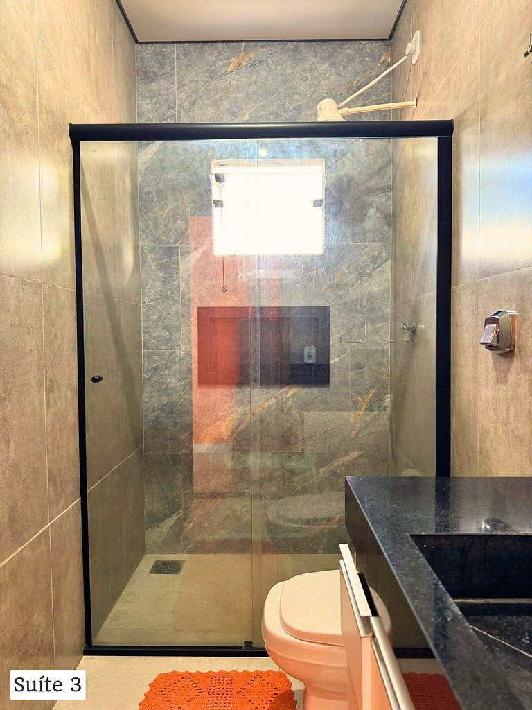 Casa + 4 Suítes Privativas com Piscina (Até 22p)
