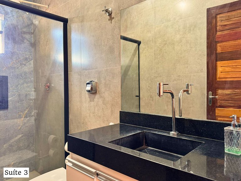 Casa + 4 Suítes Privativas com Piscina (Até 22p)