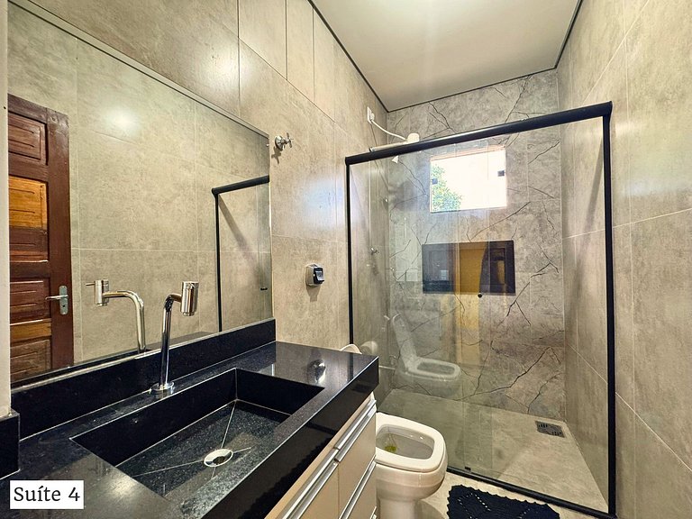 Casa + 4 Suítes Privativas com Piscina (Até 22p)